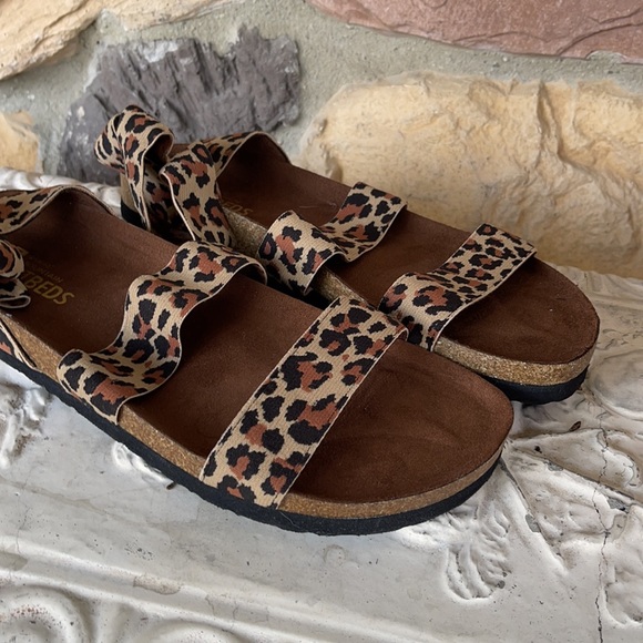 White Mountain Leopard Strappy Sandals - Picture 2 of 4